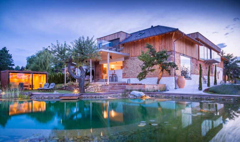 Luxusloft mit Private Spa und Naturschwimmteich