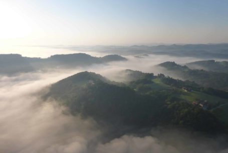 Südsteiermark im Nebel