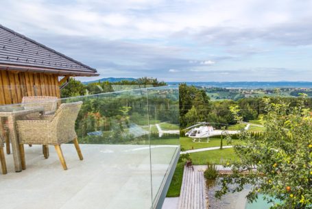 Hubschrauber-Landeplatz vor der Unterkunft - Loft