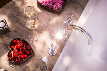 Badewanne im Spa-Garten - Chalet Steinfuchs