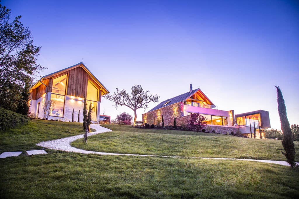 Chalet Polarfuchs und Chalet Steppenfuchs bei Nacht